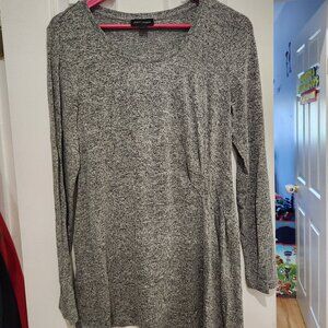 Maternity tunic top size M